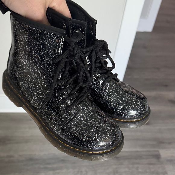 Dr. Martens Black Glitter Kids Boots - Picture 6 of 10